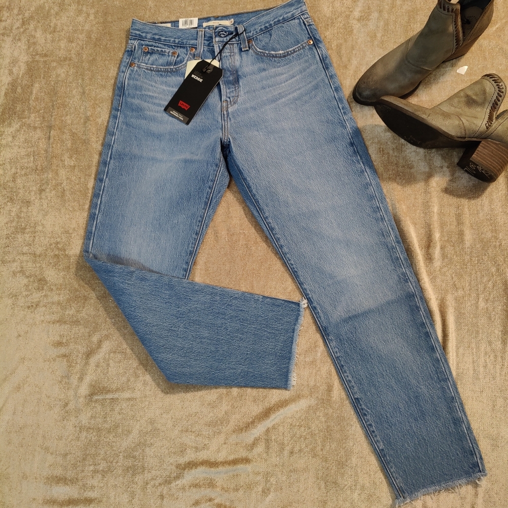 Levi's Women's Straight Leg Jeans in Light Blue